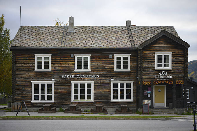 Hausfront des Buchladens Bakeri & Mathus